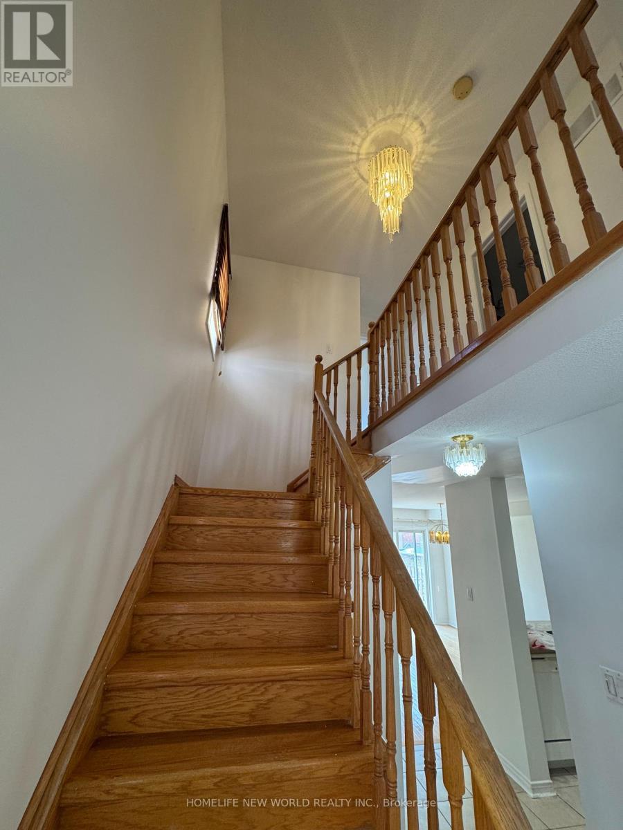 103 Cadillac Crescent, Brampton, ON - Indoor Photo Showing Other Room