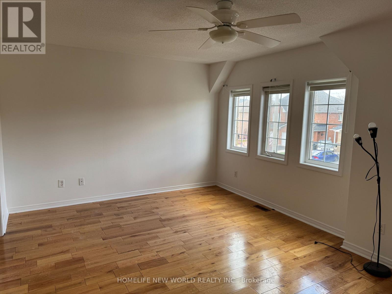 103 Cadillac Crescent, Brampton, ON - Indoor Photo Showing Other Room