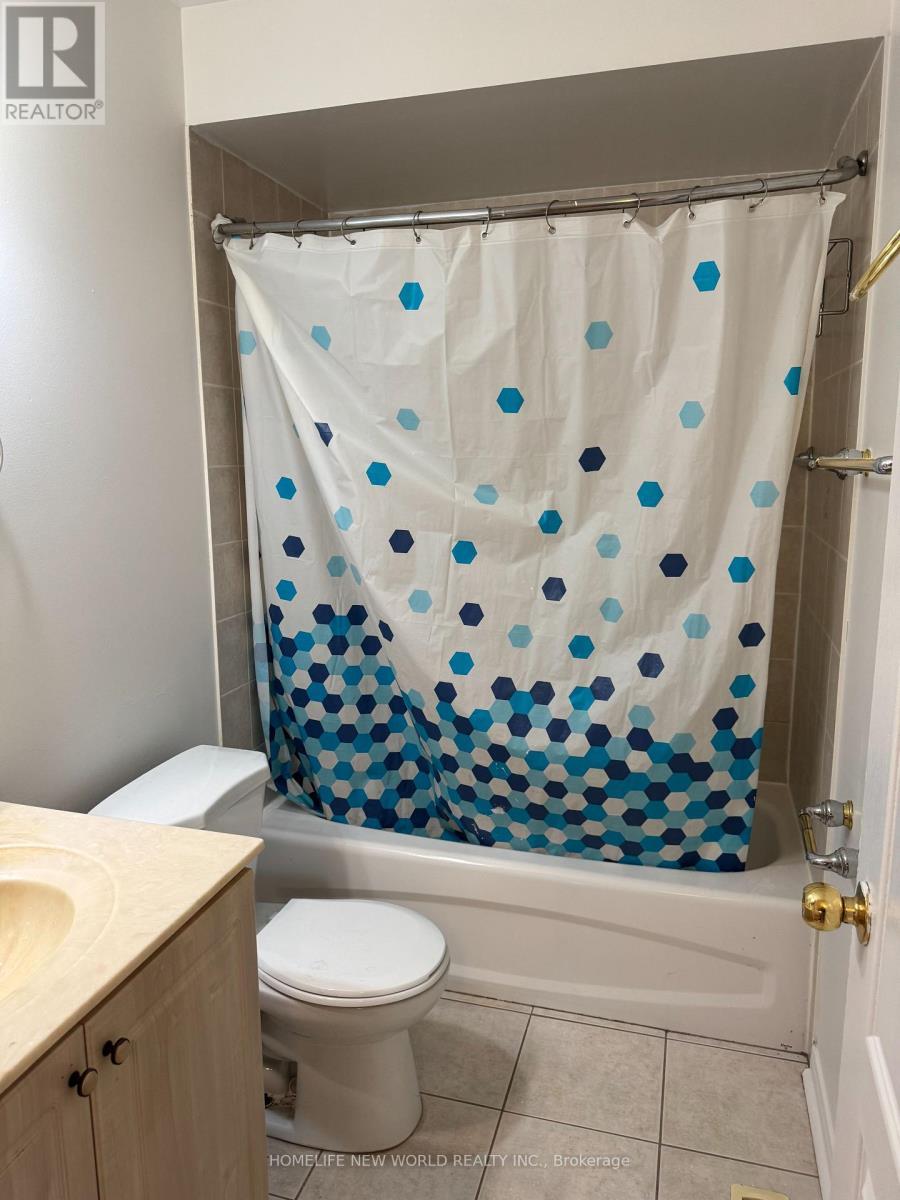 103 Cadillac Crescent, Brampton, ON - Indoor Photo Showing Bathroom