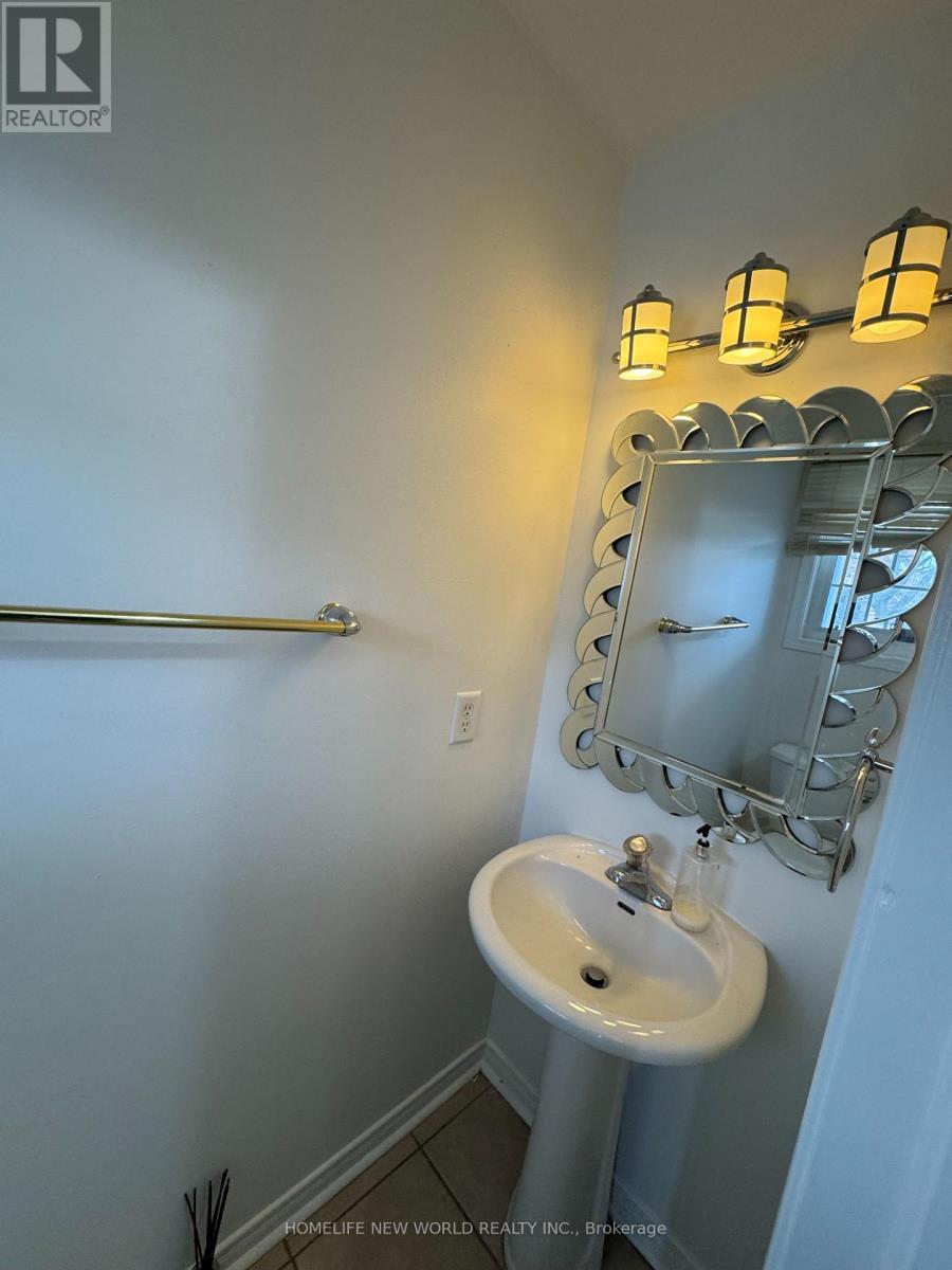 103 Cadillac Crescent, Brampton, ON - Indoor Photo Showing Bathroom