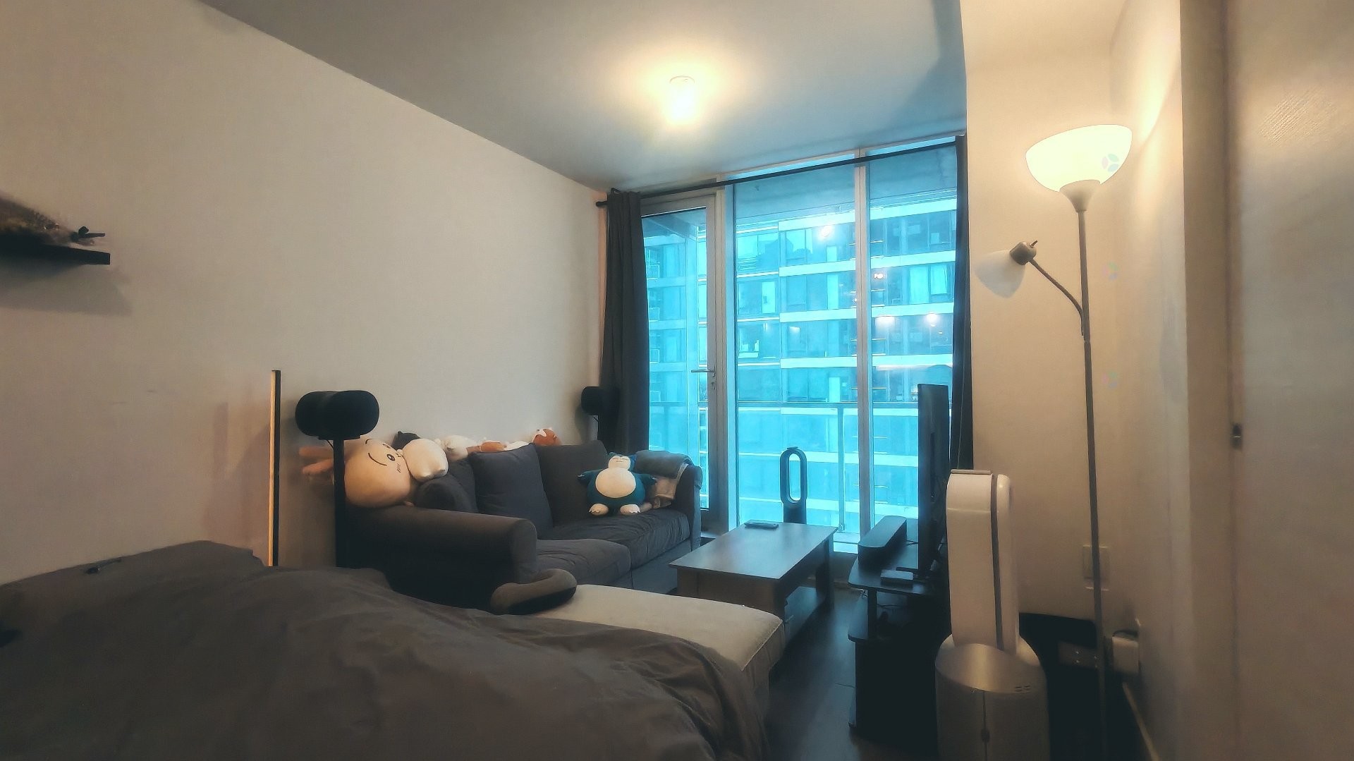 Salon - 2307-1400 Boul. René-Lévesque O., Montréal (Ville-Marie), QC - Indoor