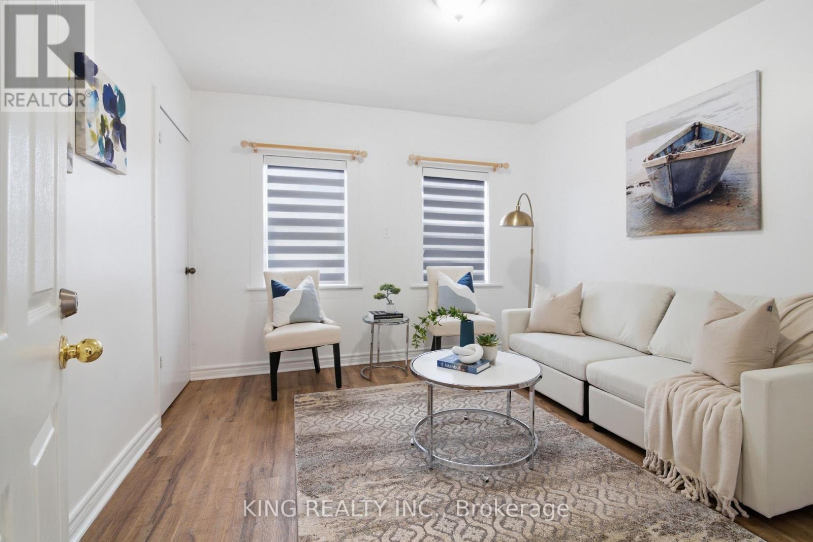 93 Water Street S, Cambridge, ON - Indoor Photo Showing Living Room