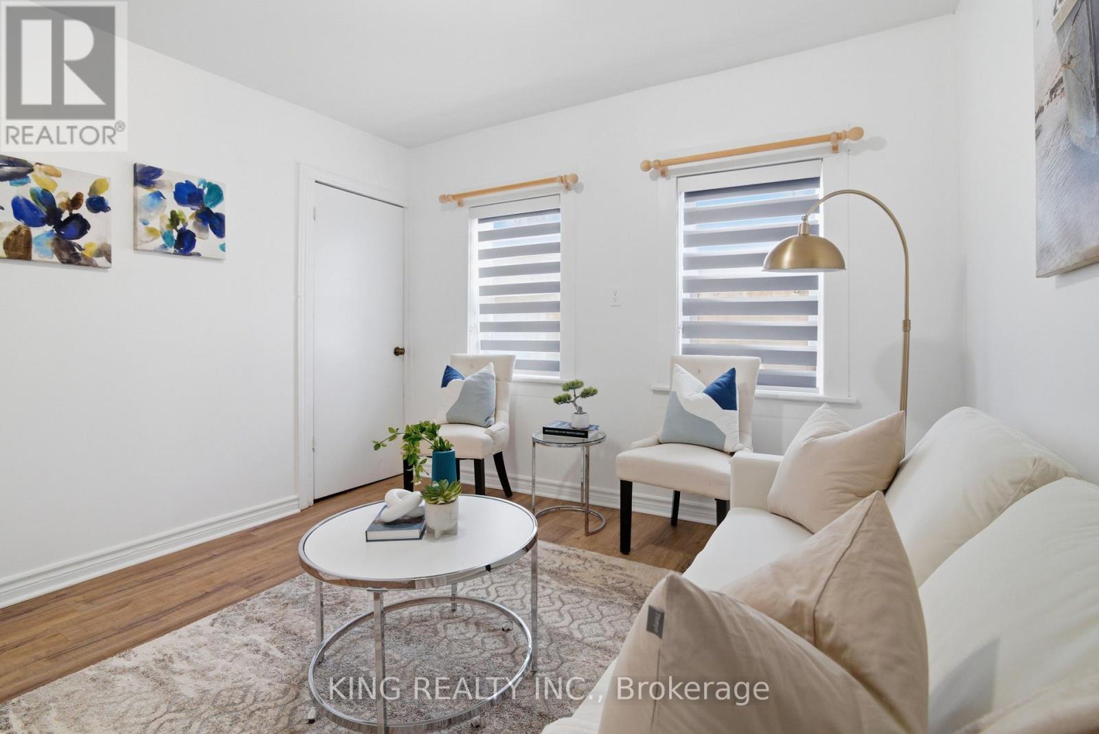 93 Water Street S, Cambridge, ON - Indoor Photo Showing Living Room