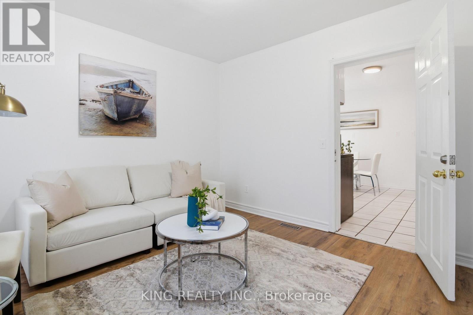 93 Water Street S, Cambridge, ON - Indoor Photo Showing Living Room