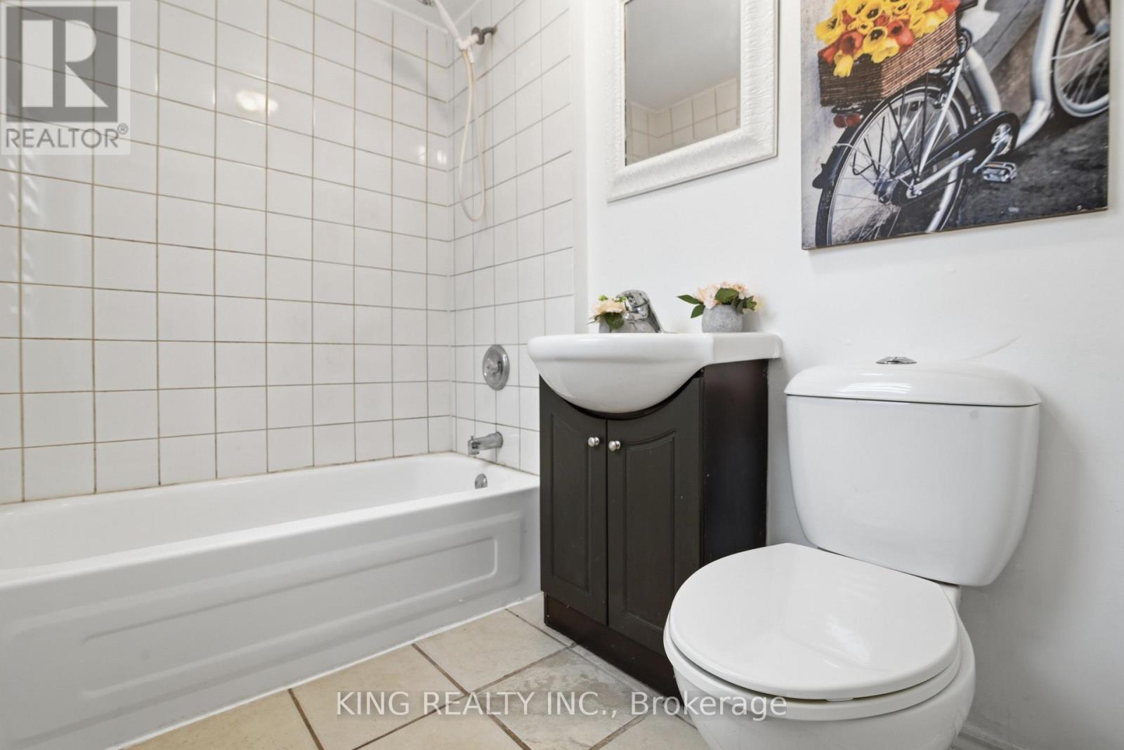 93 Water Street S, Cambridge, ON - Indoor Photo Showing Bathroom