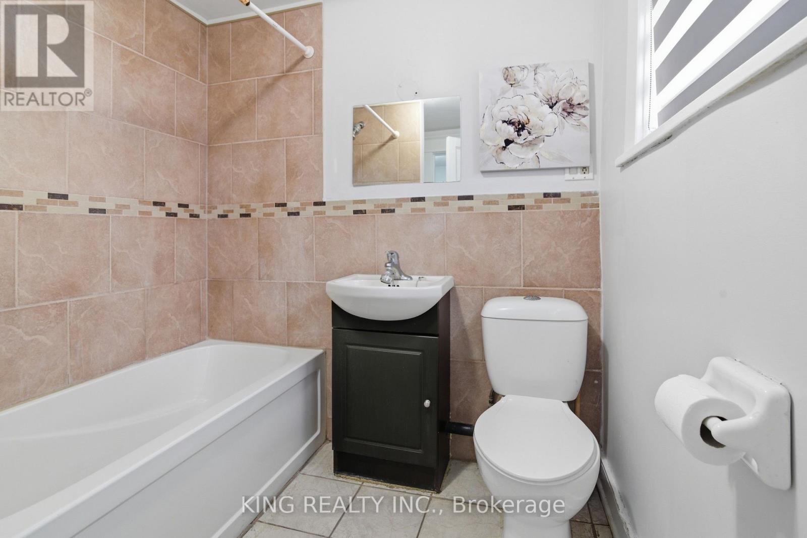 93 Water Street S, Cambridge, ON - Indoor Photo Showing Bathroom