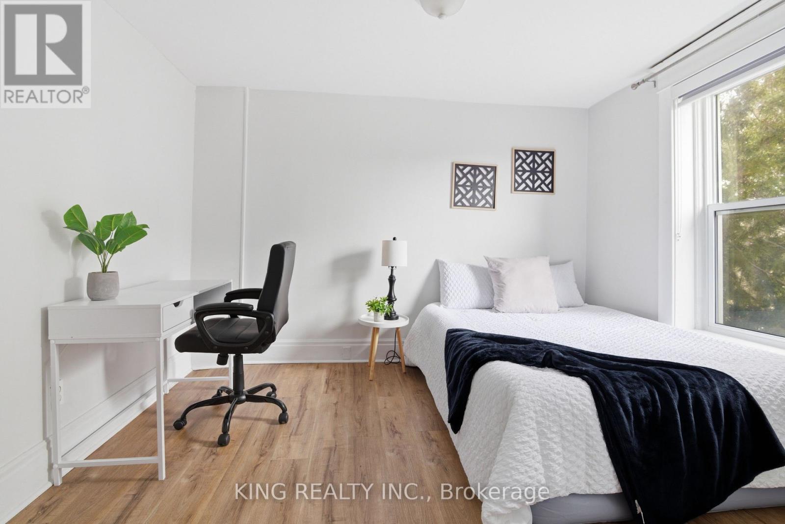 93 Water Street S, Cambridge, ON - Indoor Photo Showing Bedroom