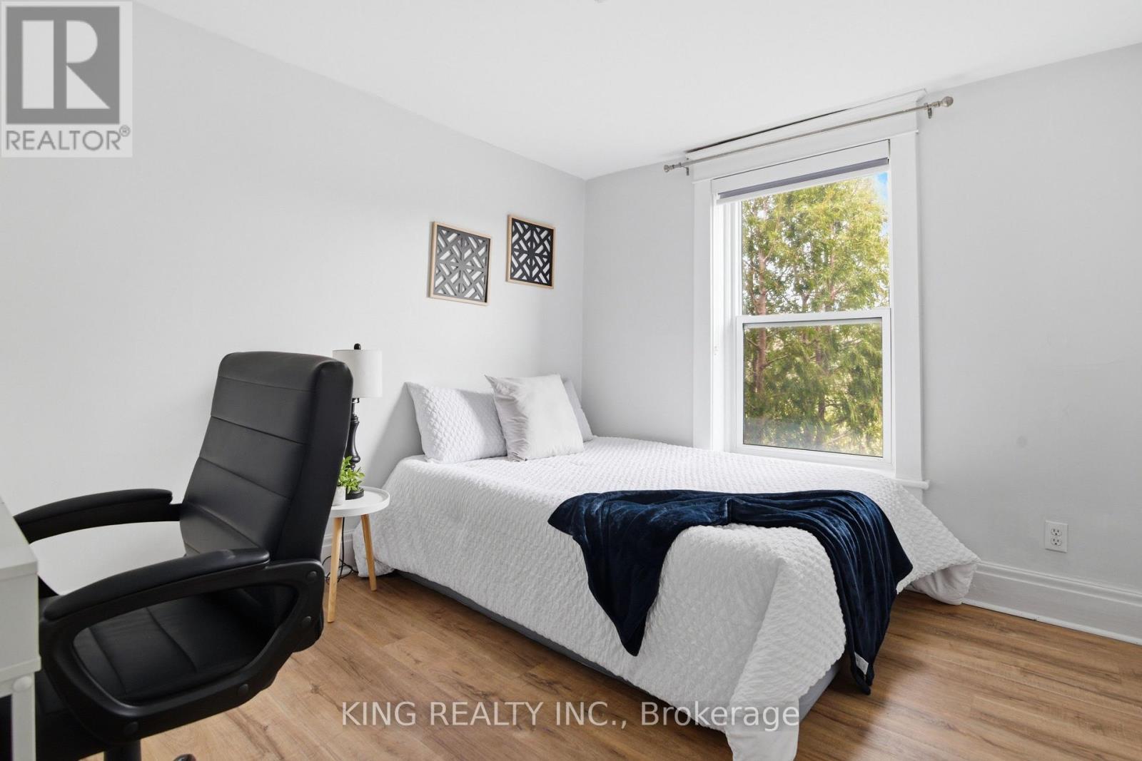 93 Water Street S, Cambridge, ON - Indoor Photo Showing Bedroom