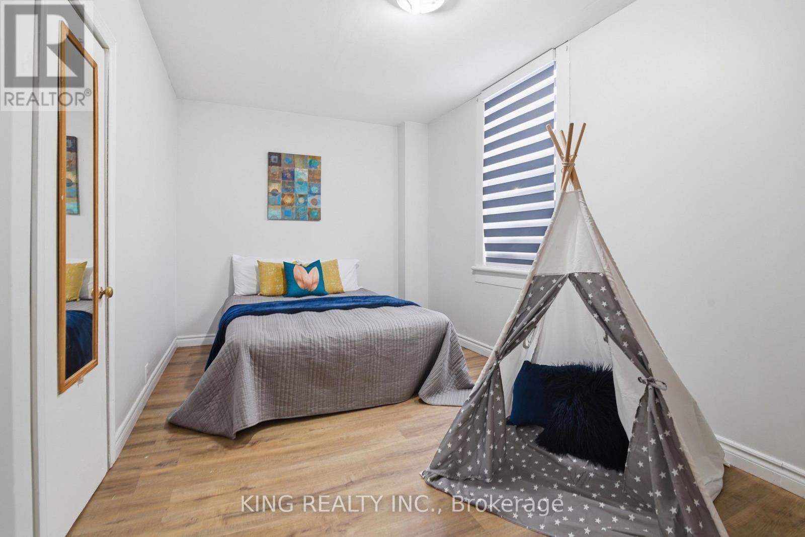 93 Water Street S, Cambridge, ON - Indoor Photo Showing Bedroom