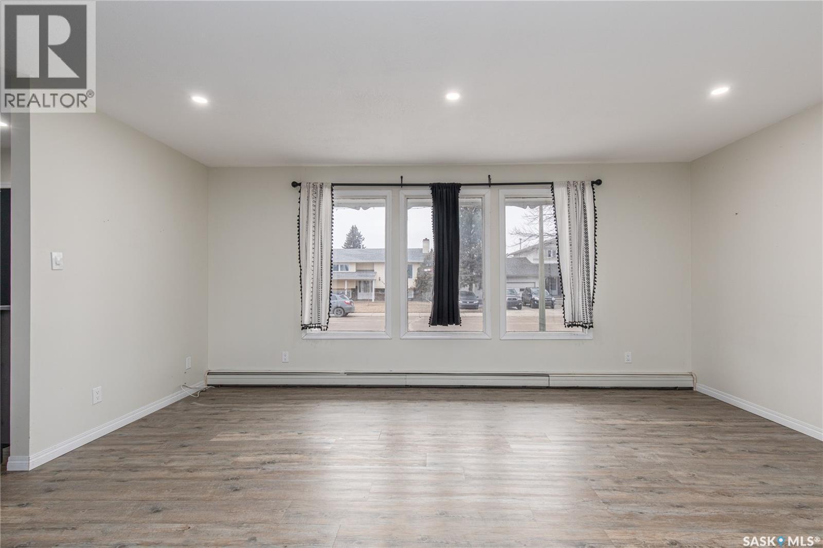 1266 Maybery Crescent, Moose Jaw, SK - Indoor Photo Showing Other Room