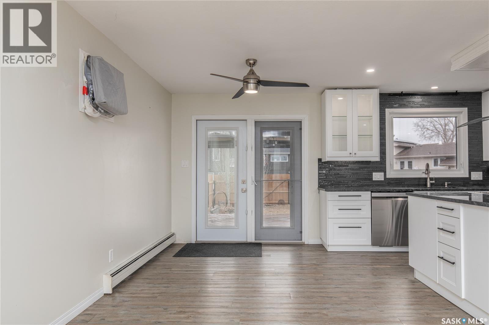 1266 Maybery Crescent, Moose Jaw, SK - Indoor Photo Showing Kitchen