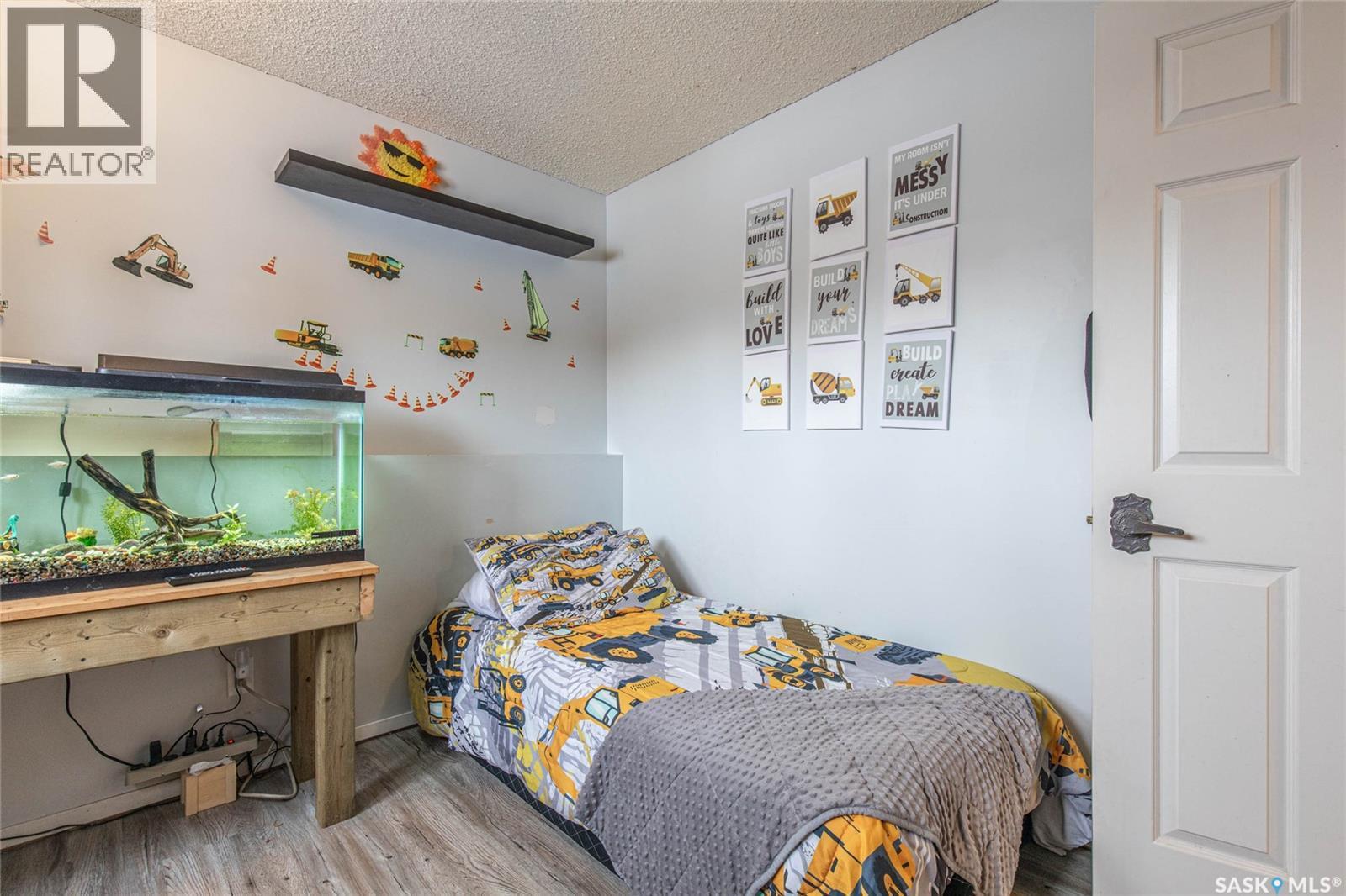 1266 Maybery Crescent, Moose Jaw, SK - Indoor Photo Showing Bedroom