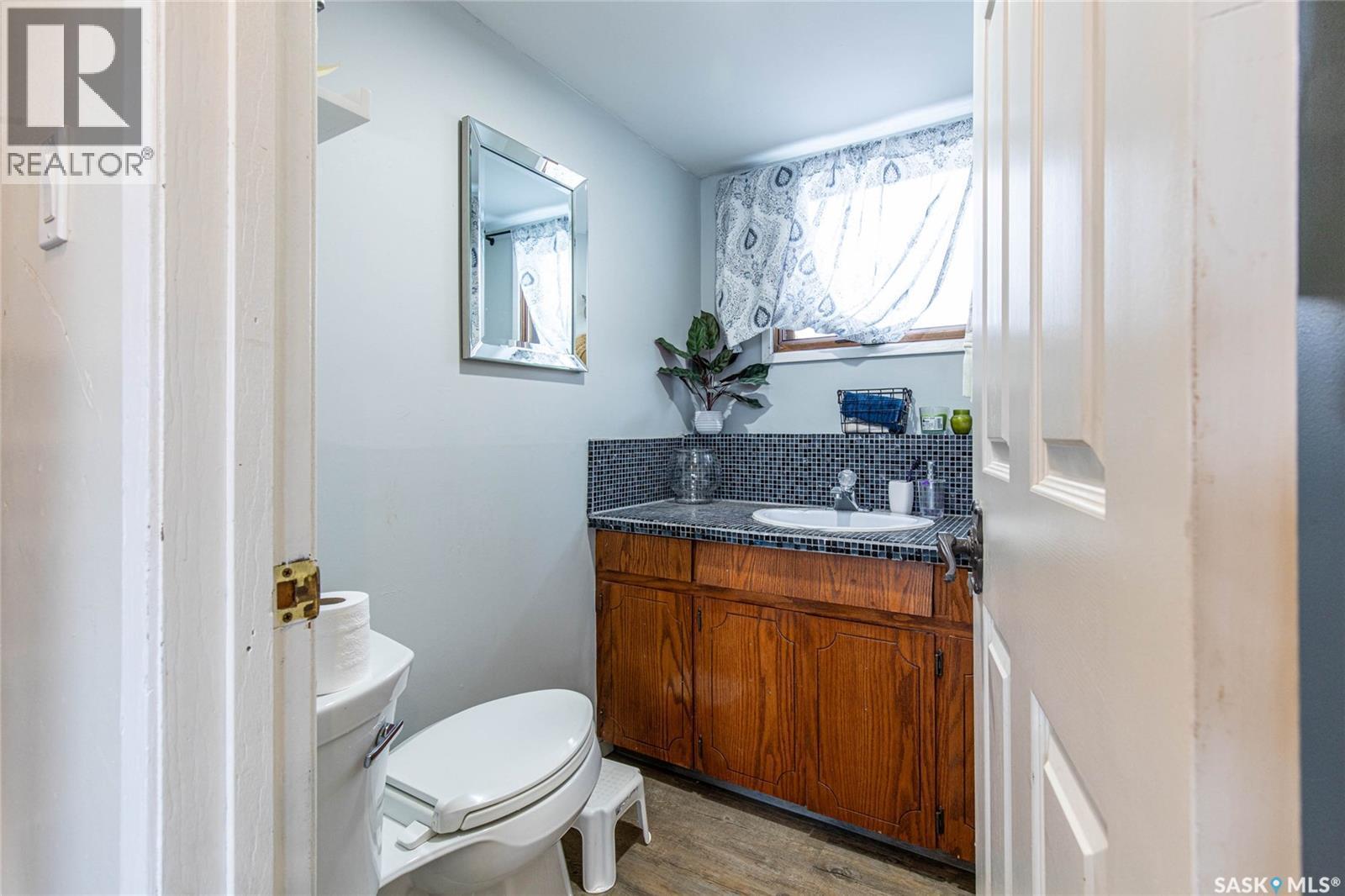 1266 Maybery Crescent, Moose Jaw, SK - Indoor Photo Showing Bathroom
