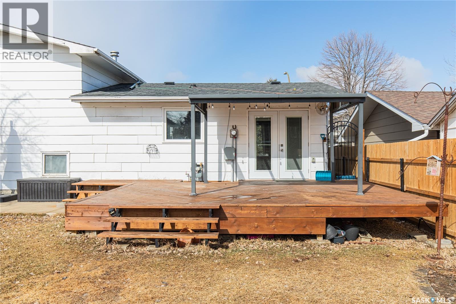 1266 Maybery Crescent, Moose Jaw, SK - Outdoor With Deck Patio Veranda With Exterior