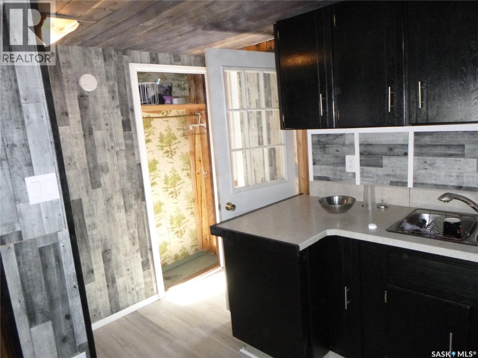 1006 Lake Road, Northern Admin District, SK - Indoor