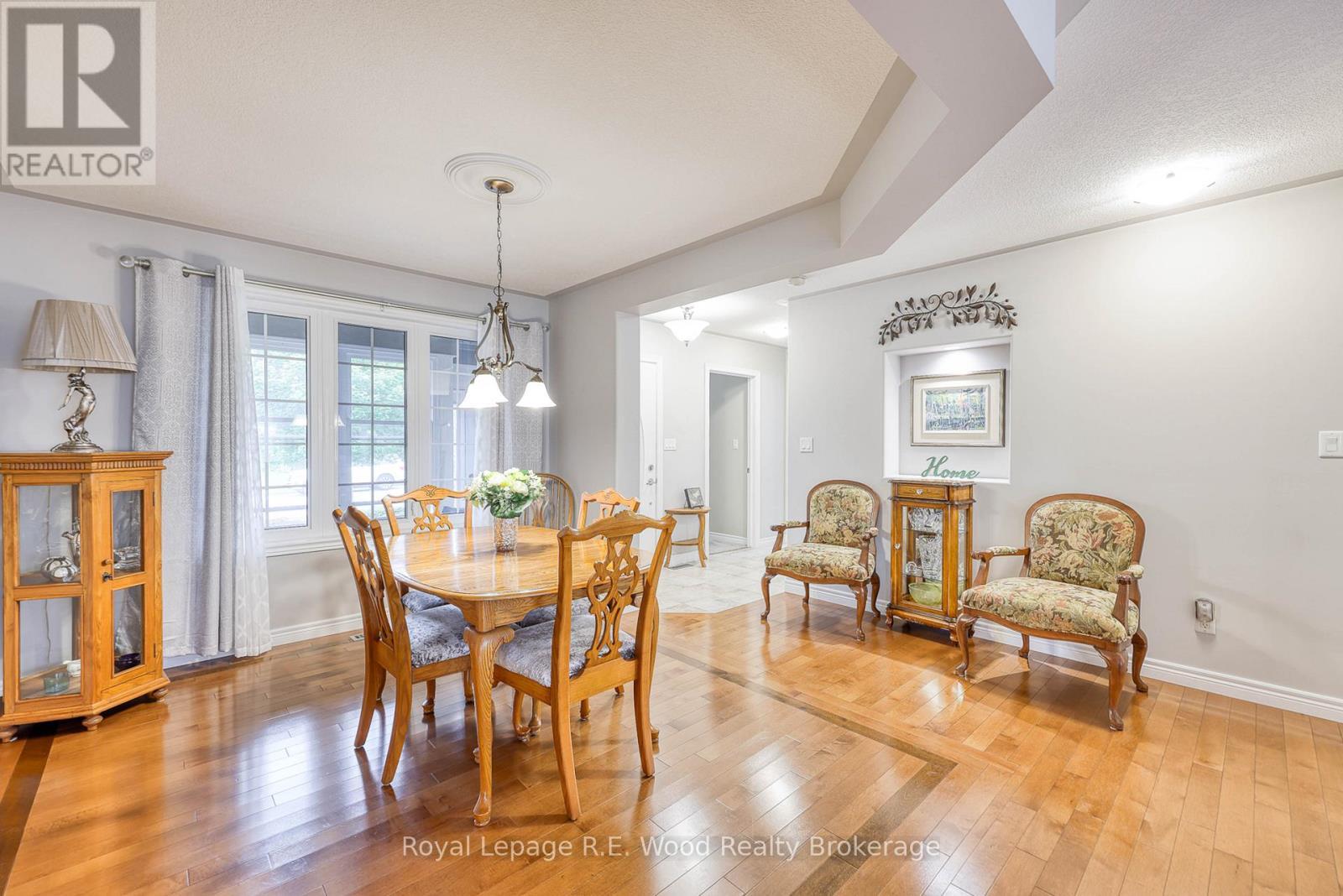 Dining area - 36 Morning Glory Drive, Tillsonburg, ON - Indoor Photo Showing Dining Room