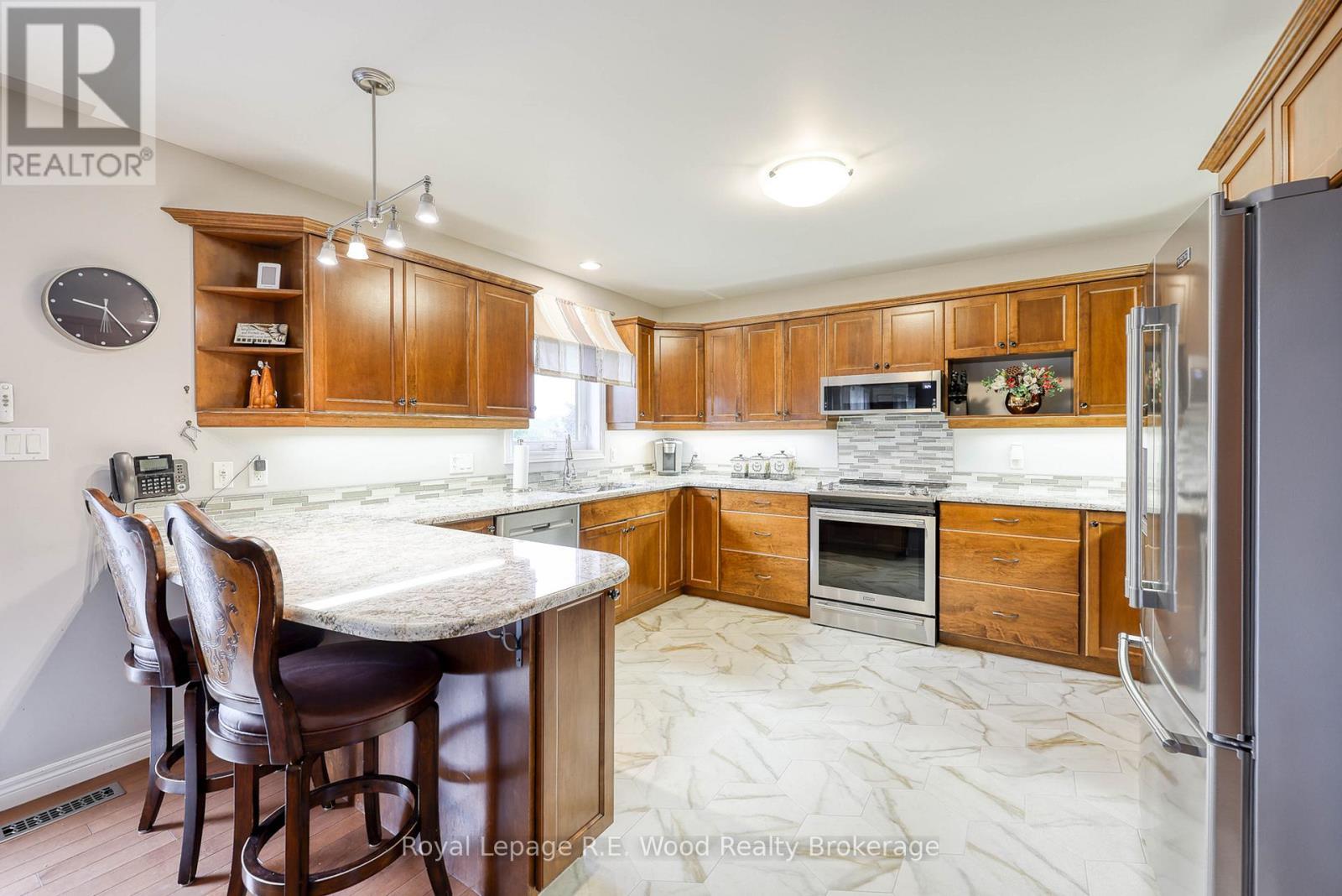 Updated Kitchen - 36 Morning Glory Drive, Tillsonburg, ON - Indoor Photo Showing Kitchen