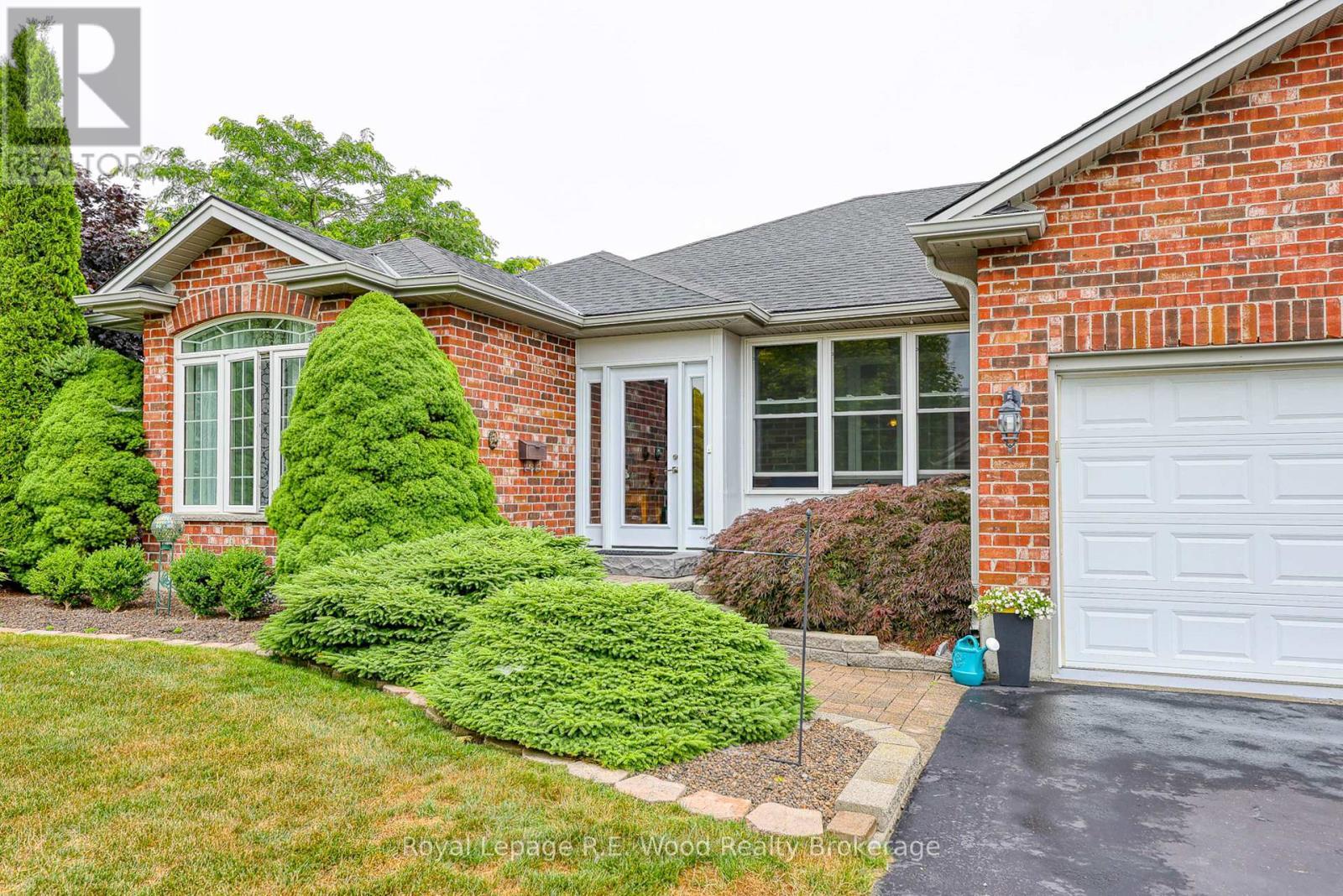 Front entry way - 36 Morning Glory Drive, Tillsonburg, ON - Outdoor