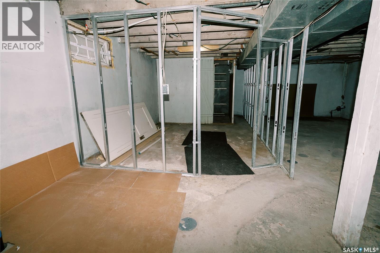 105 28Th Street, Saskatoon, SK - Indoor Photo Showing Other Room