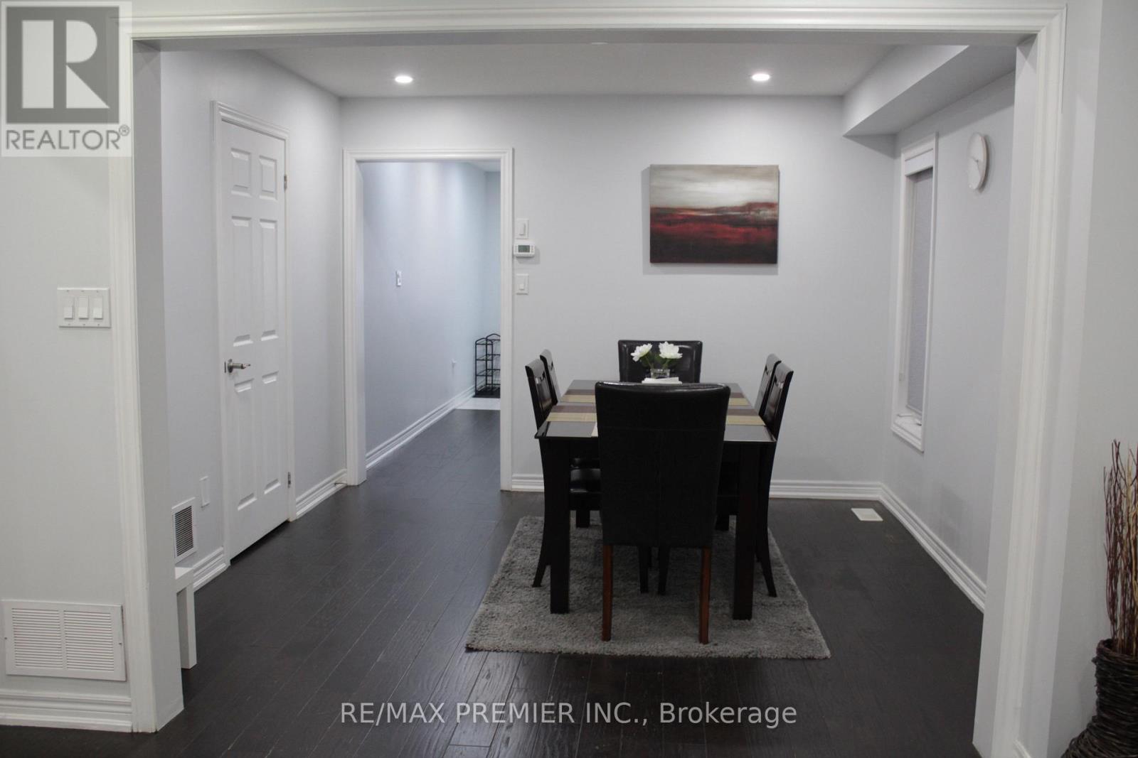 51 Mullholland Avenue, Cambridge, ON - Indoor Photo Showing Dining Room