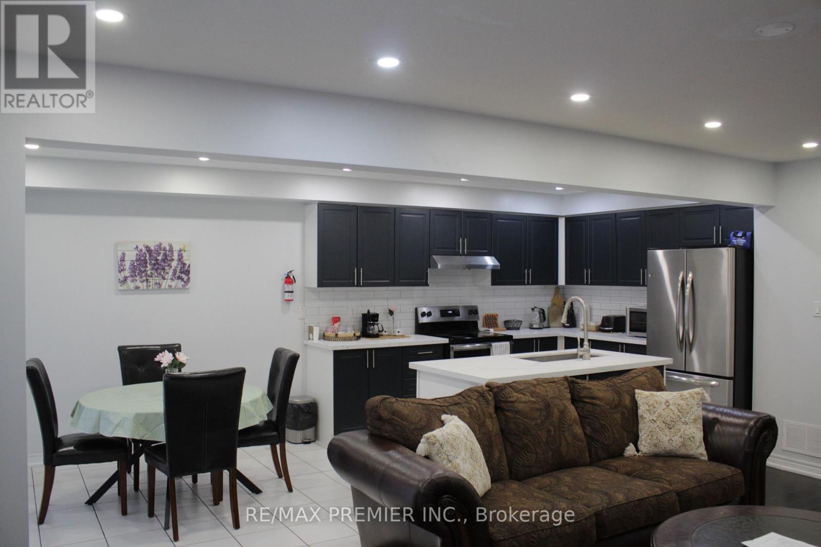 51 Mullholland Avenue, Cambridge, ON - Indoor