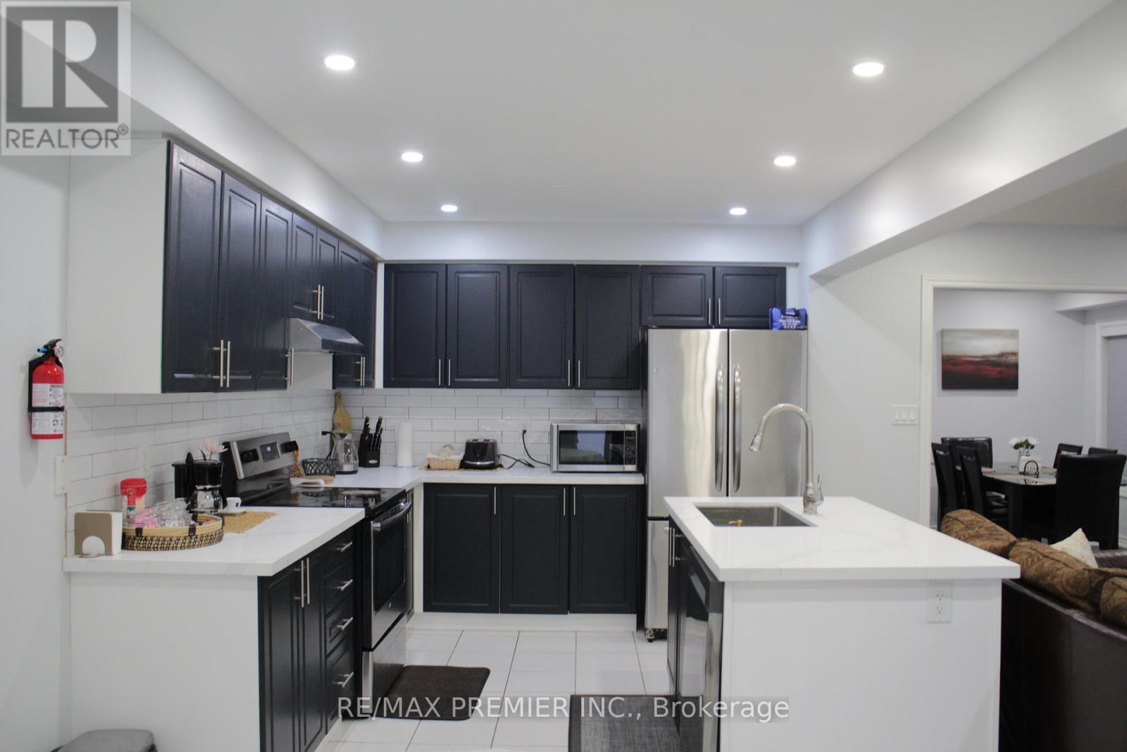 51 Mullholland Avenue, Cambridge, ON - Indoor Photo Showing Kitchen