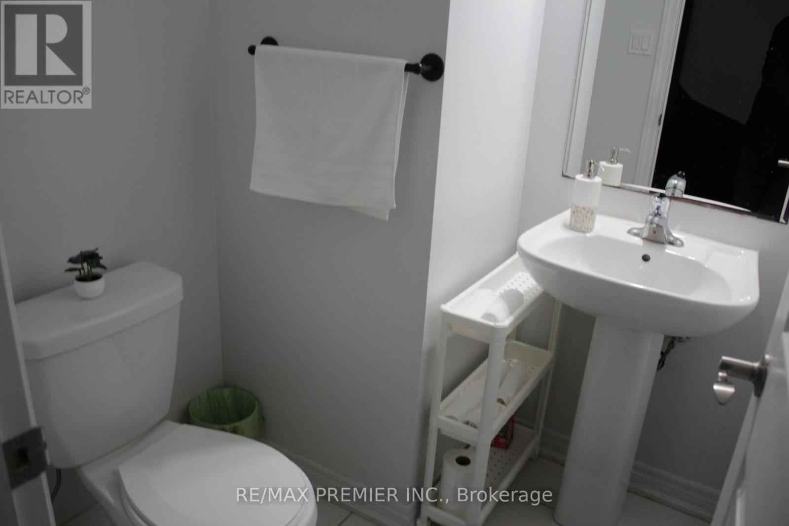 51 Mullholland Avenue, Cambridge, ON - Indoor Photo Showing Bathroom