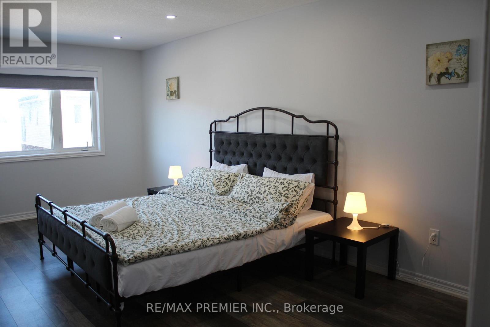 51 Mullholland Avenue, Cambridge, ON - Indoor Photo Showing Bedroom