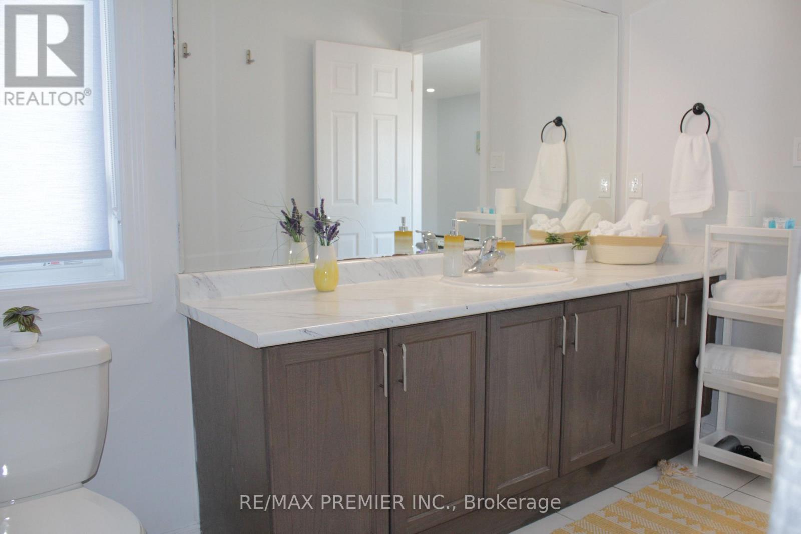 51 Mullholland Avenue, Cambridge, ON - Indoor Photo Showing Bathroom