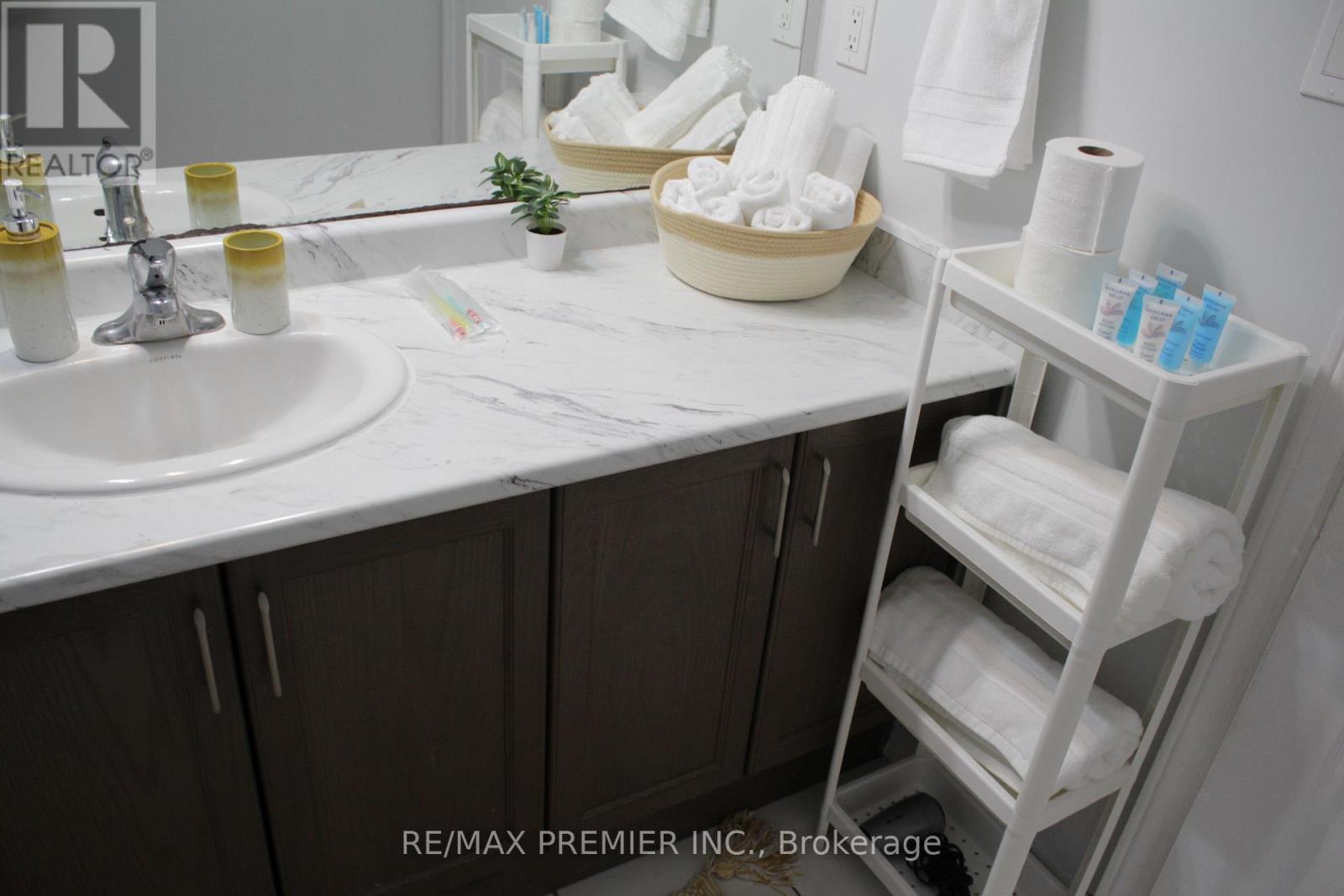 51 Mullholland Avenue, Cambridge, ON - Indoor Photo Showing Bathroom