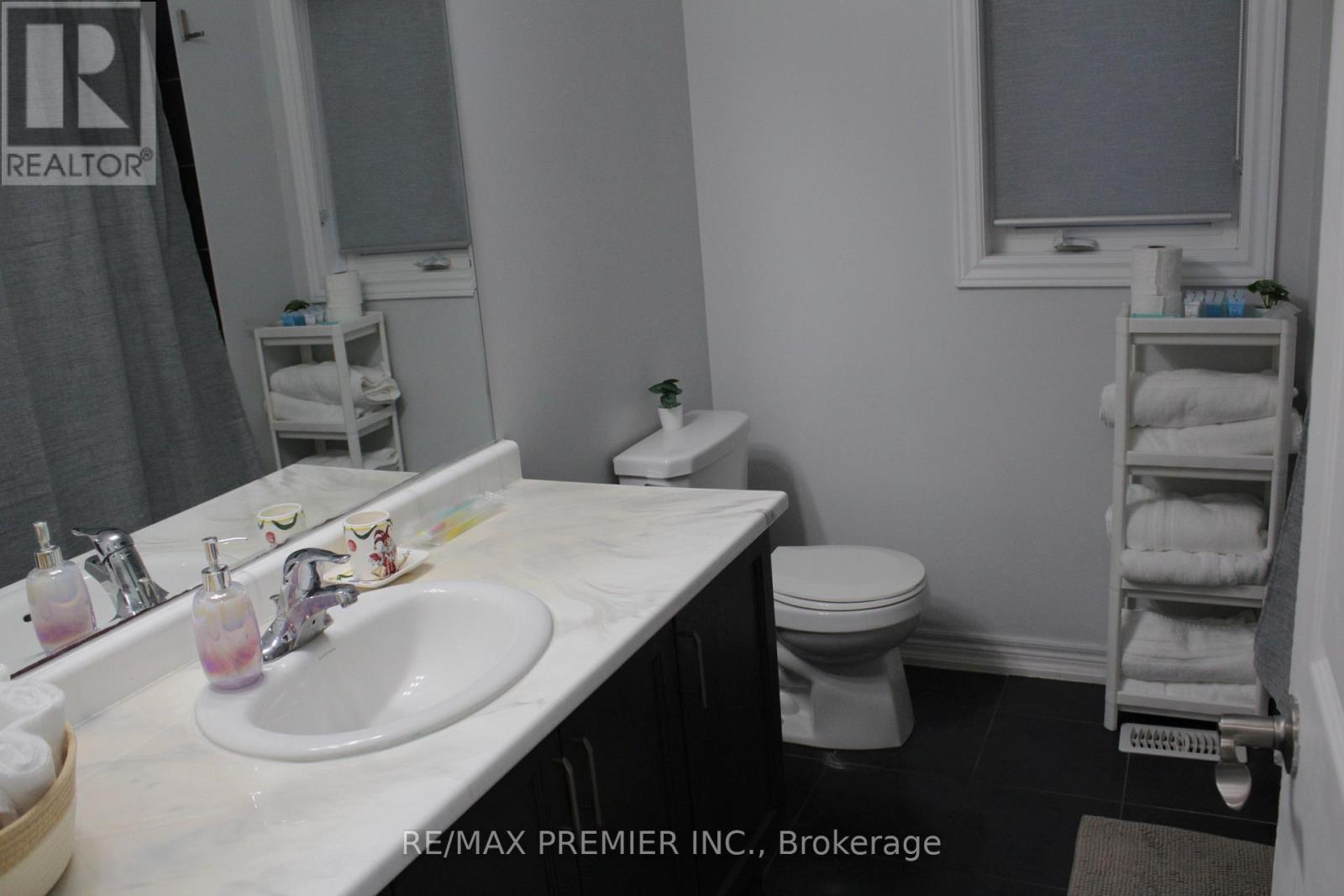 51 Mullholland Avenue, Cambridge, ON - Indoor Photo Showing Bathroom