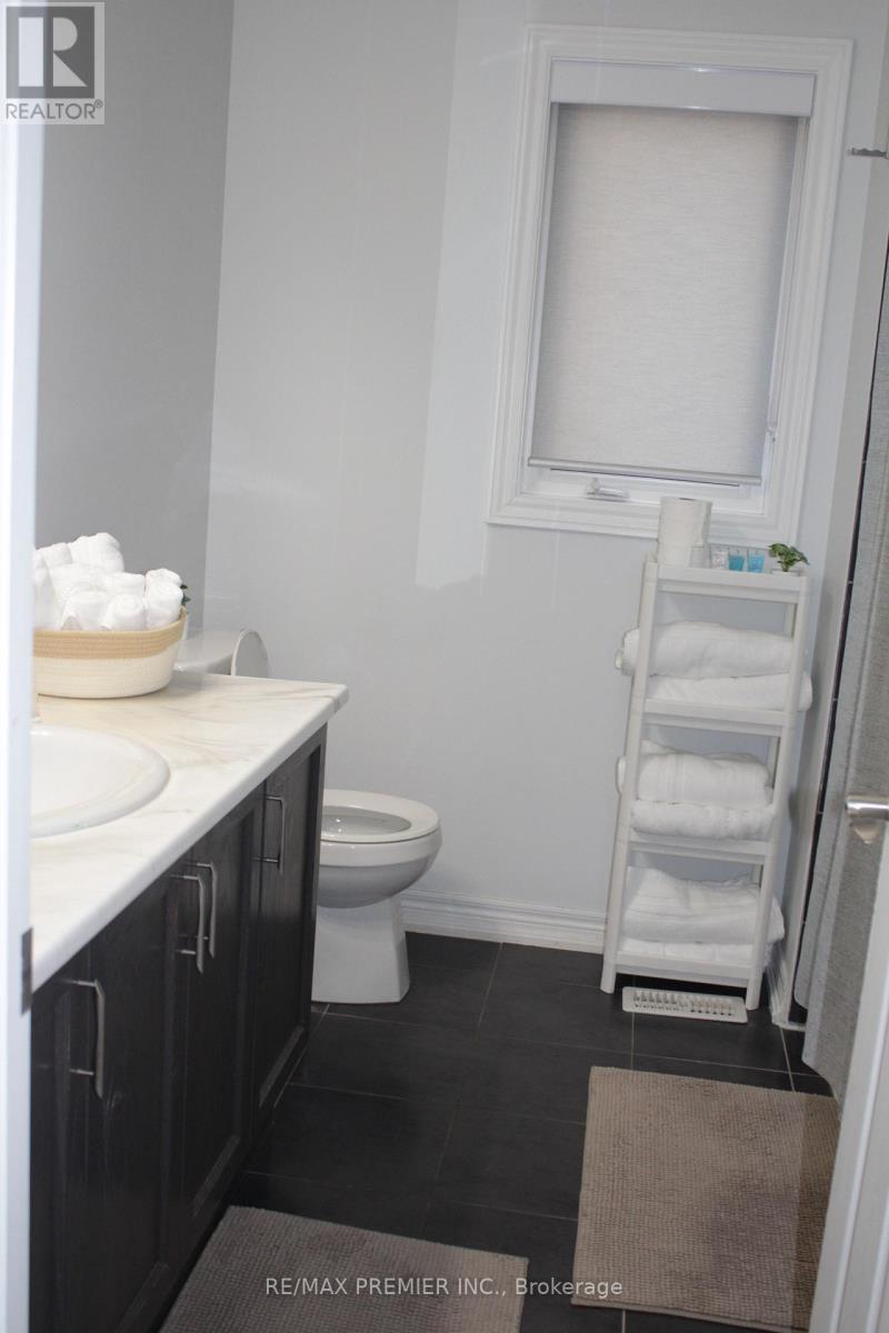 51 Mullholland Avenue, Cambridge, ON - Indoor Photo Showing Bathroom