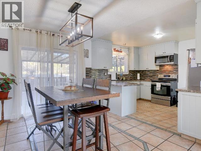 1334 Hook Drive, Kamloops, BC - Indoor