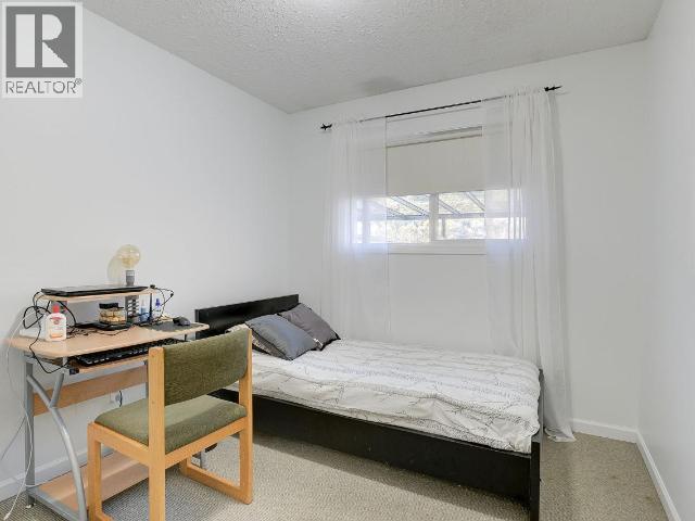 1334 Hook Drive, Kamloops, BC - Indoor Photo Showing Bedroom