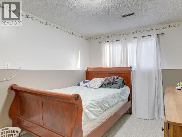 1334 Hook Drive, Kamloops, BC - Indoor Photo Showing Bedroom