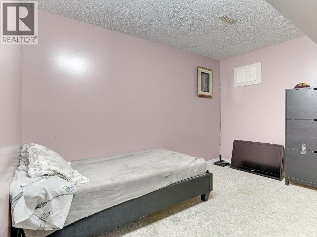 1334 Hook Drive, Kamloops, BC - Indoor Photo Showing Bedroom