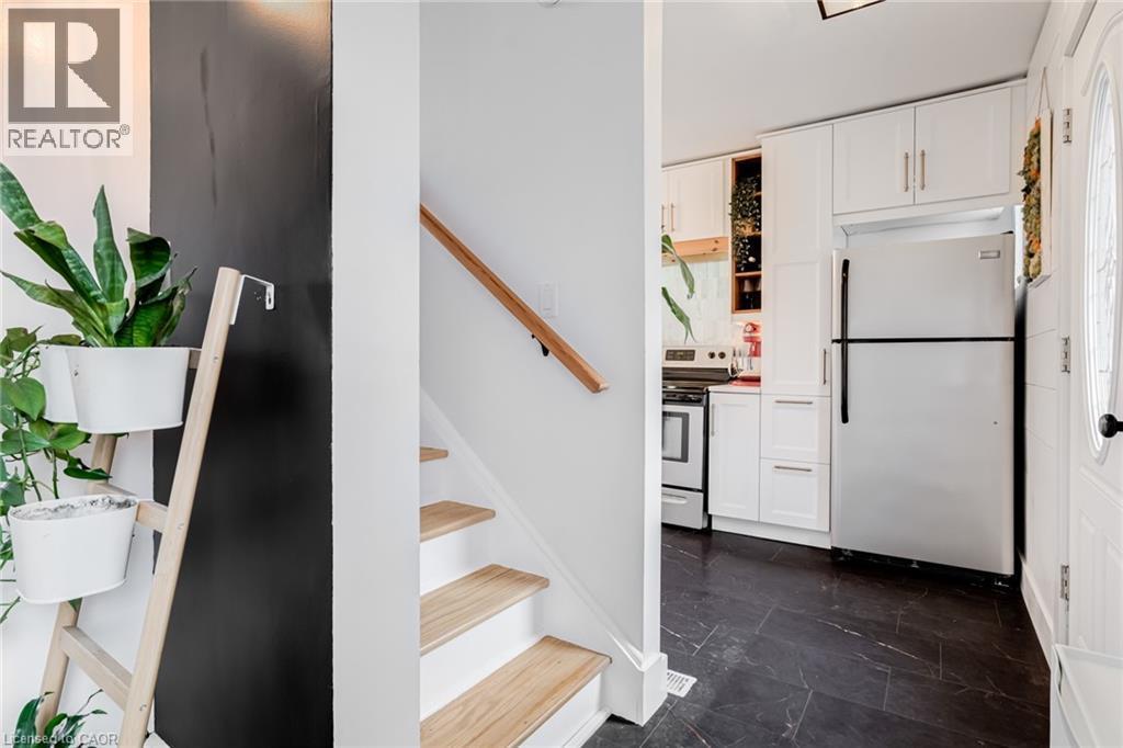View of staircase - 624 Burgess Avenue, Hamilton, ON - Indoor Photo Showing Other Room