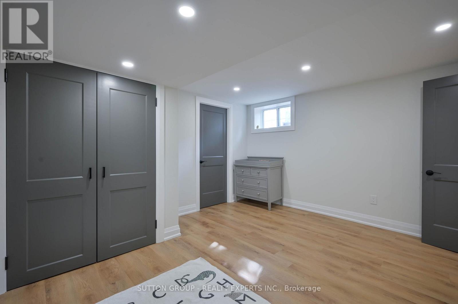 1484 Moss Glen Road, Burlington, ON - Indoor