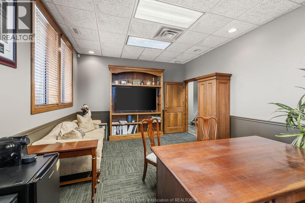 261 Shepherd, Windsor, ON