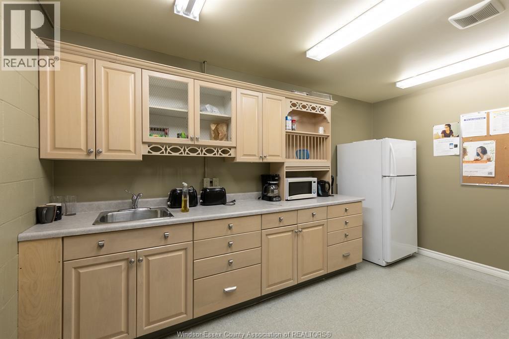 261 Shepherd, Windsor, ON