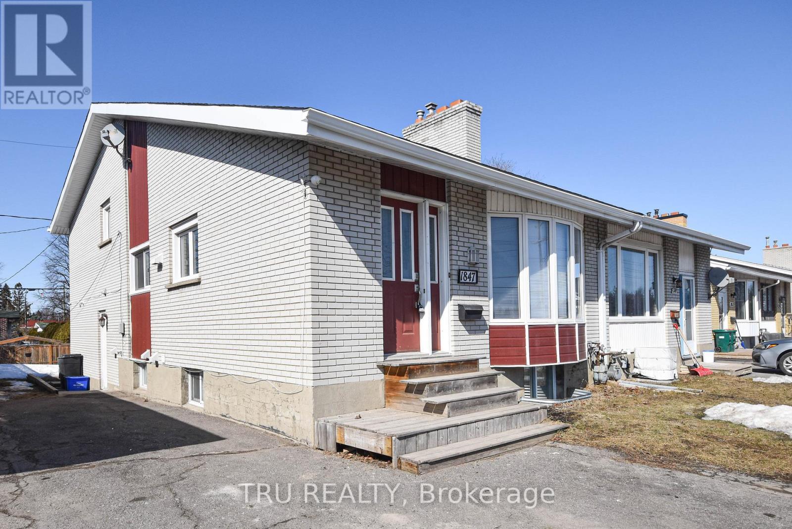 1847 Walkley Road, Ottawa, ON - Outdoor
