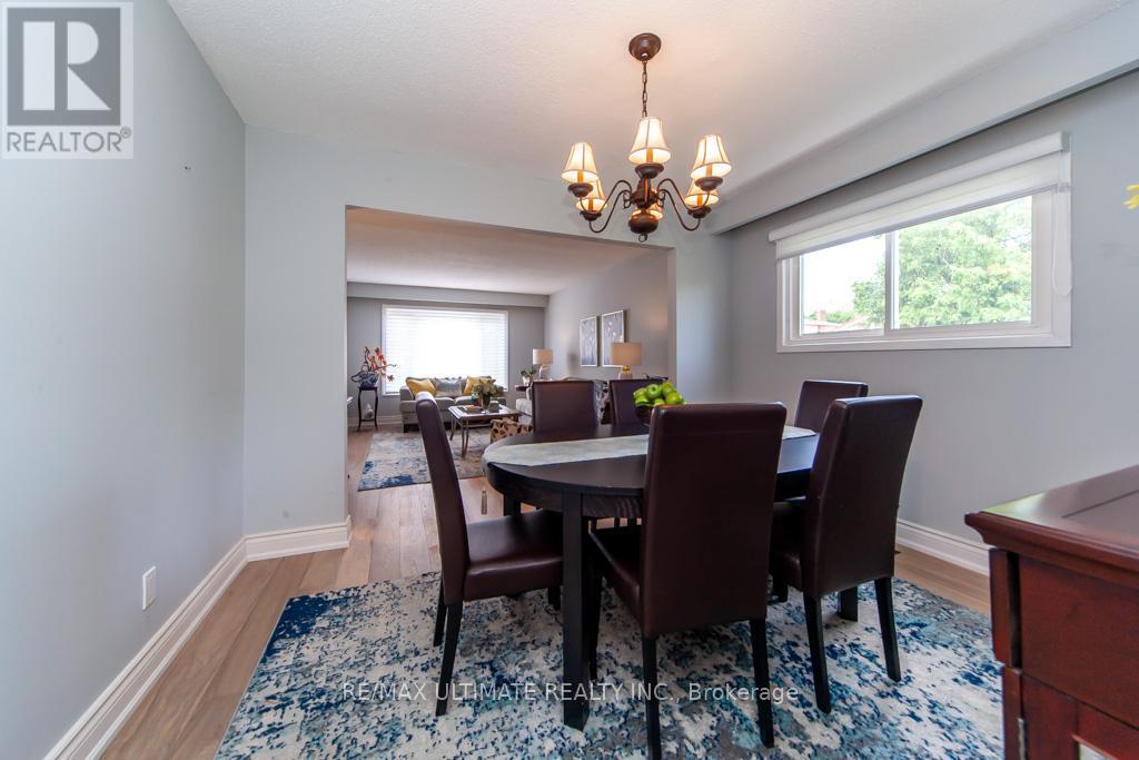2589 Trident Avenue, Mississauga, ON - Indoor Photo Showing Dining Room