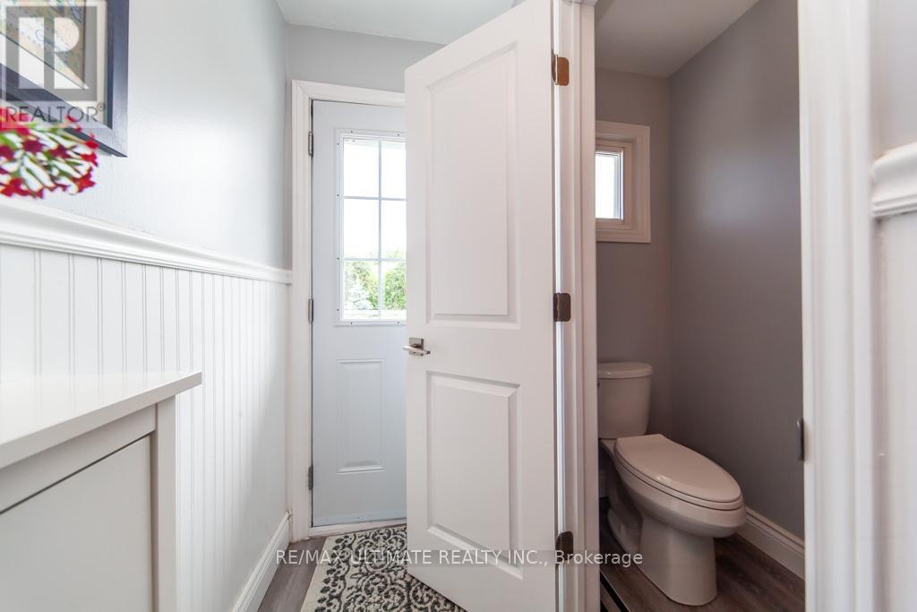 2589 Trident Avenue, Mississauga, ON - Indoor Photo Showing Bathroom