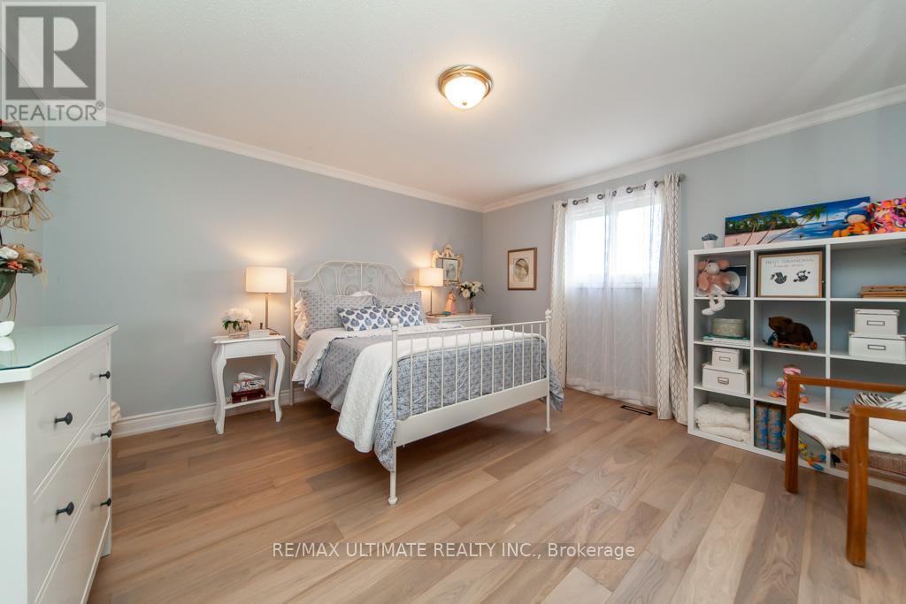 2589 Trident Avenue, Mississauga, ON - Indoor Photo Showing Bedroom