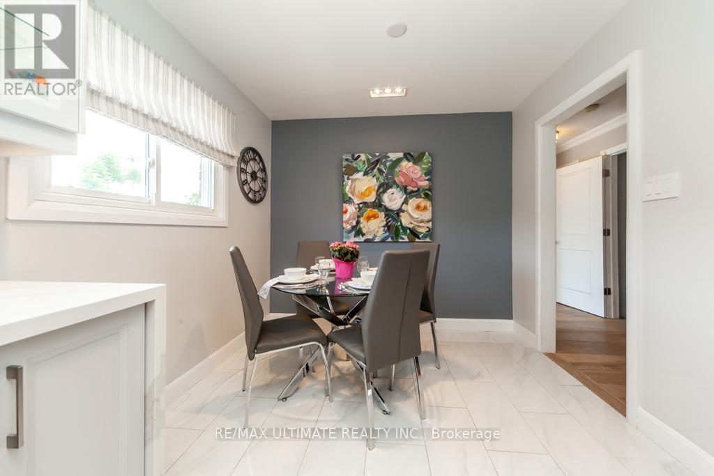 2589 Trident Avenue, Mississauga, ON - Indoor Photo Showing Dining Room