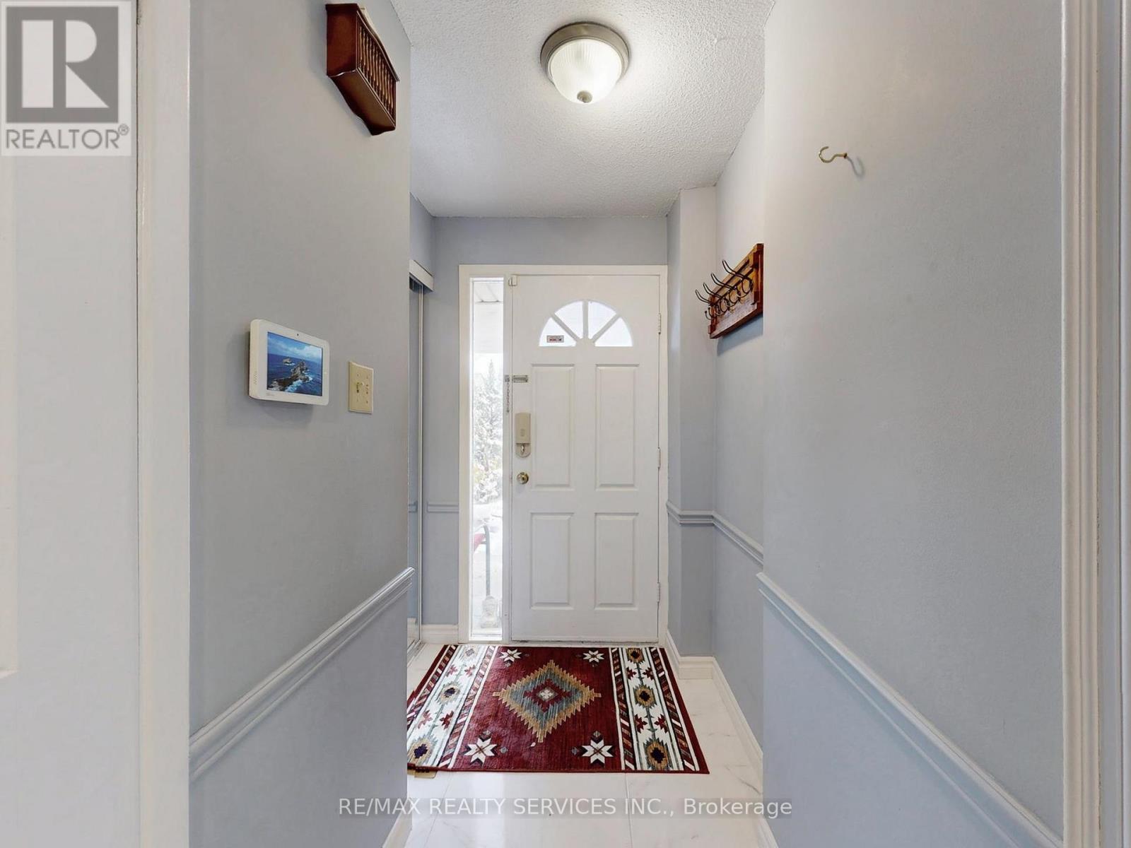 9 Malabar Crescent, Brampton, ON - Indoor Photo Showing Other Room