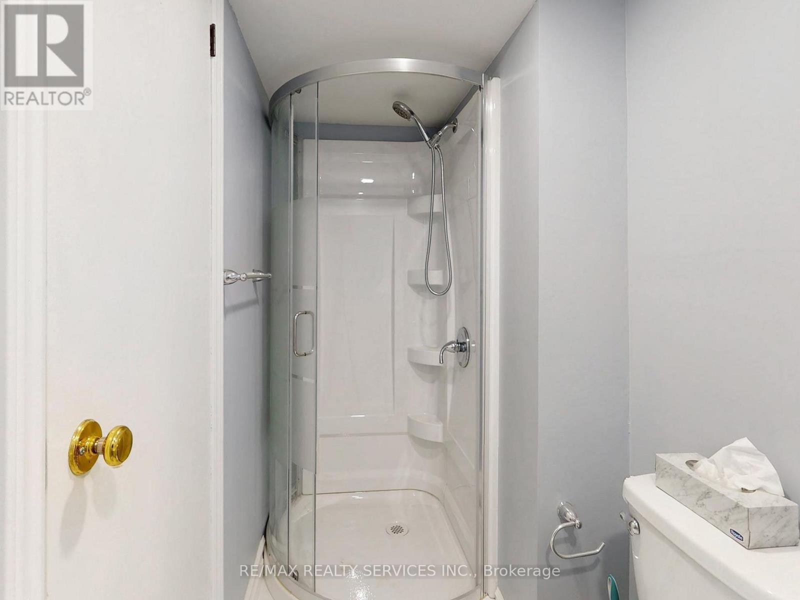 9 Malabar Crescent, Brampton, ON - Indoor Photo Showing Bathroom