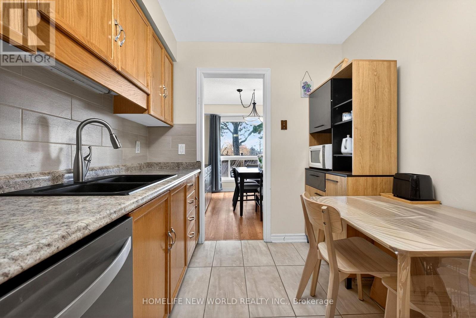 74 Heathcliffe Square, Brampton, ON - Indoor Photo Showing Kitchen With Double Sink