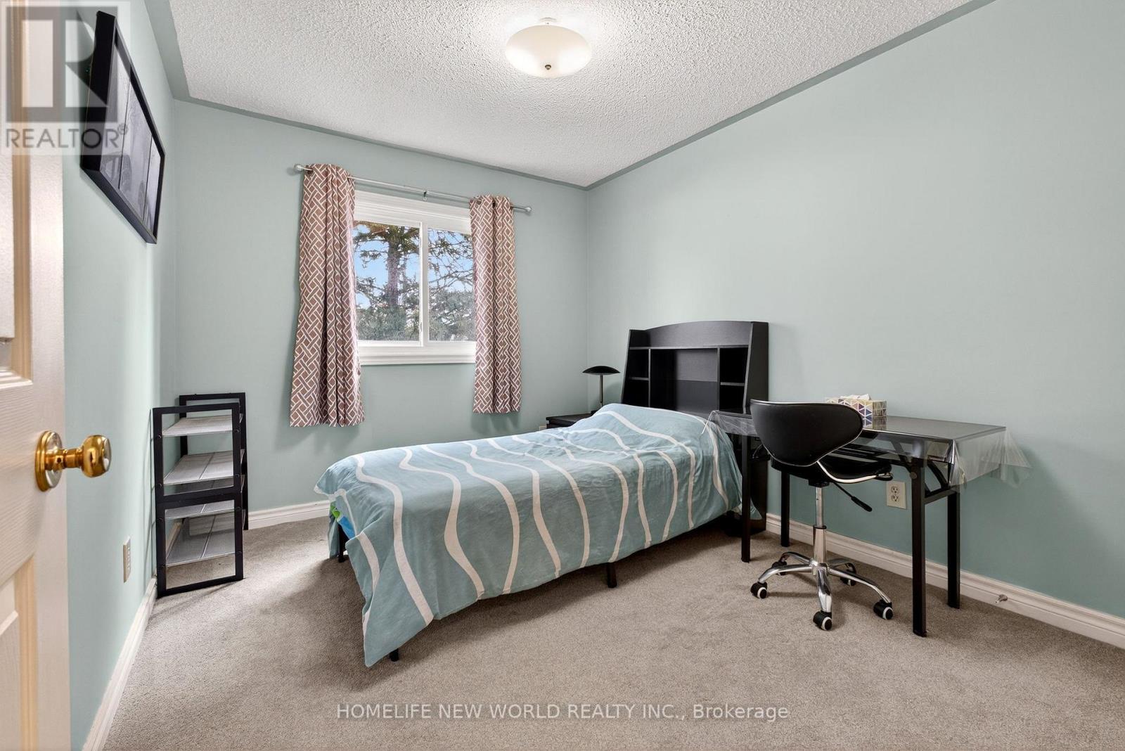 74 Heathcliffe Square, Brampton, ON - Indoor Photo Showing Bedroom