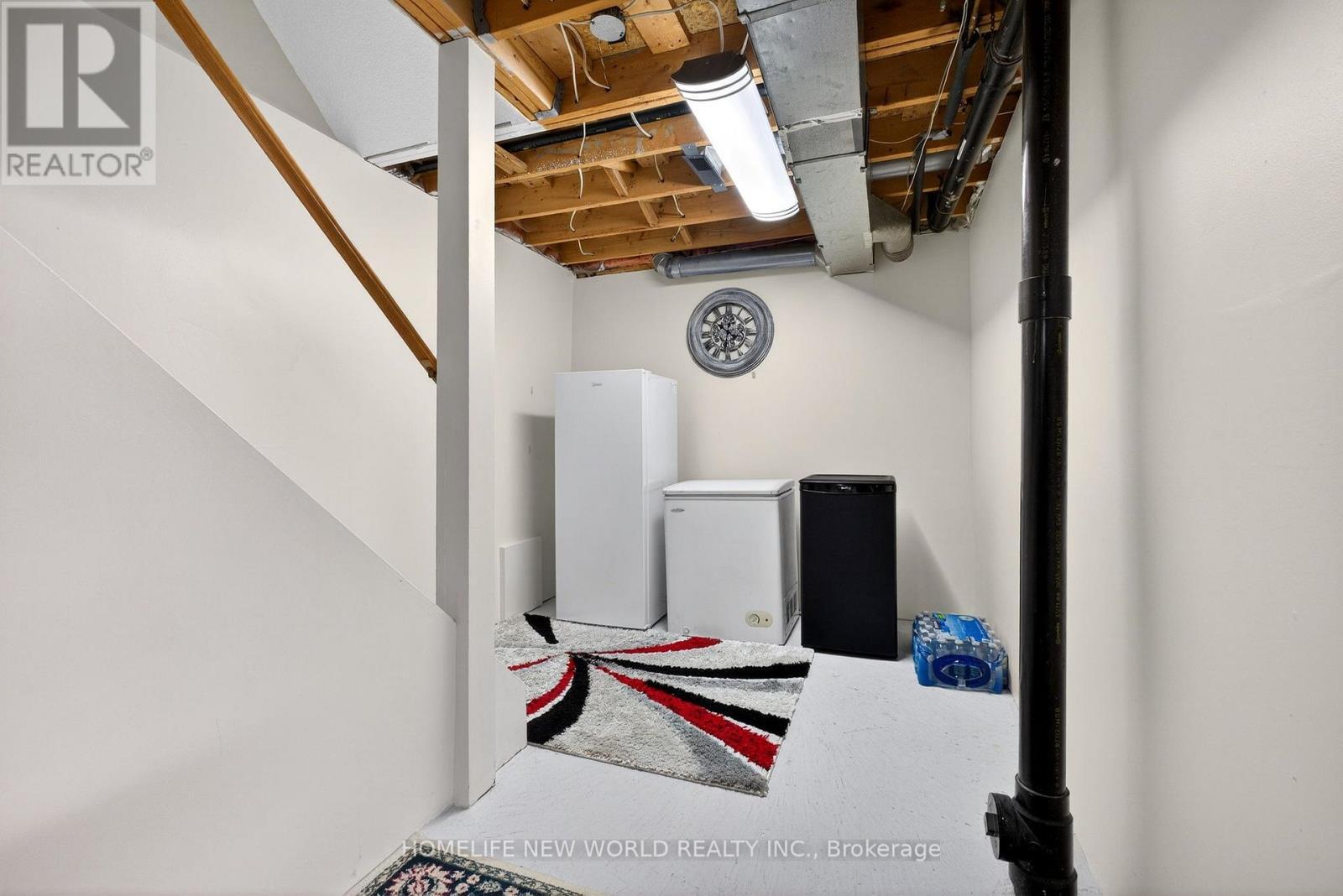 74 Heathcliffe Square, Brampton, ON - Indoor Photo Showing Other Room